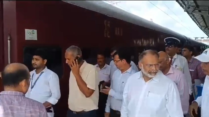 General Manager of East Central Railway inspected many stati General Manager of East Central Railway inspected many stati