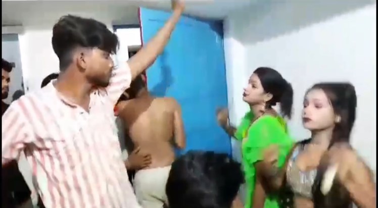 In Darbhanga, two chowkidars danced with a bar girl after a In Darbhanga, two chowkidars danced with a bar girl after a