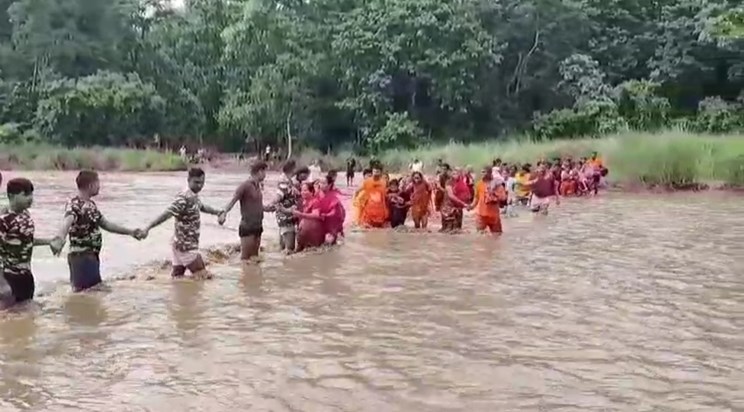 India's SSB and Nepal's APF saved 69 devotees from drowning India's SSB and Nepal's APF saved 69 devotees from drowning