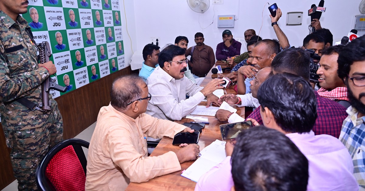 Jama khan on baff bord