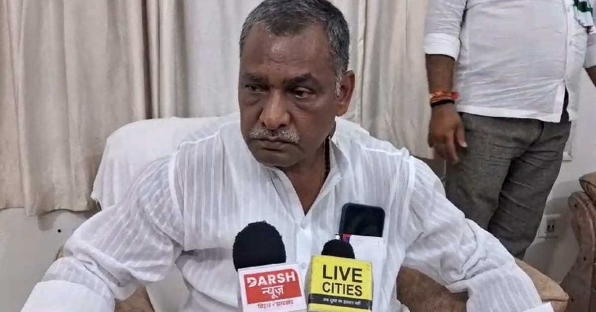 Arkshn pr akhilesh singh ka bda byan