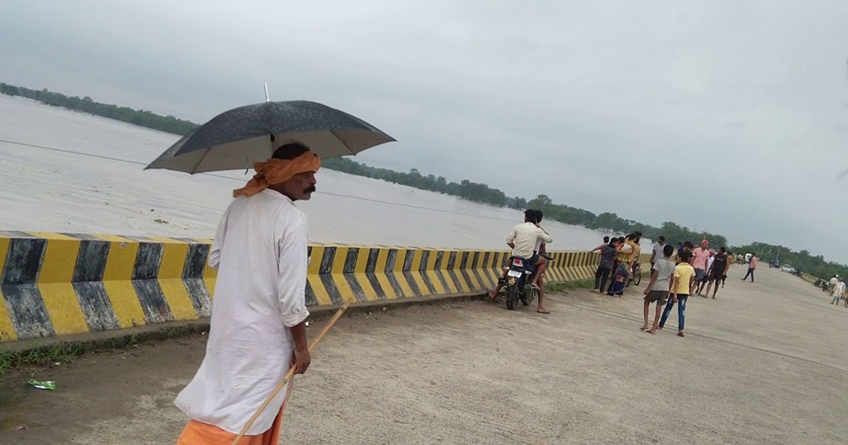 Sheohar me bridge ginrne ki afwah.