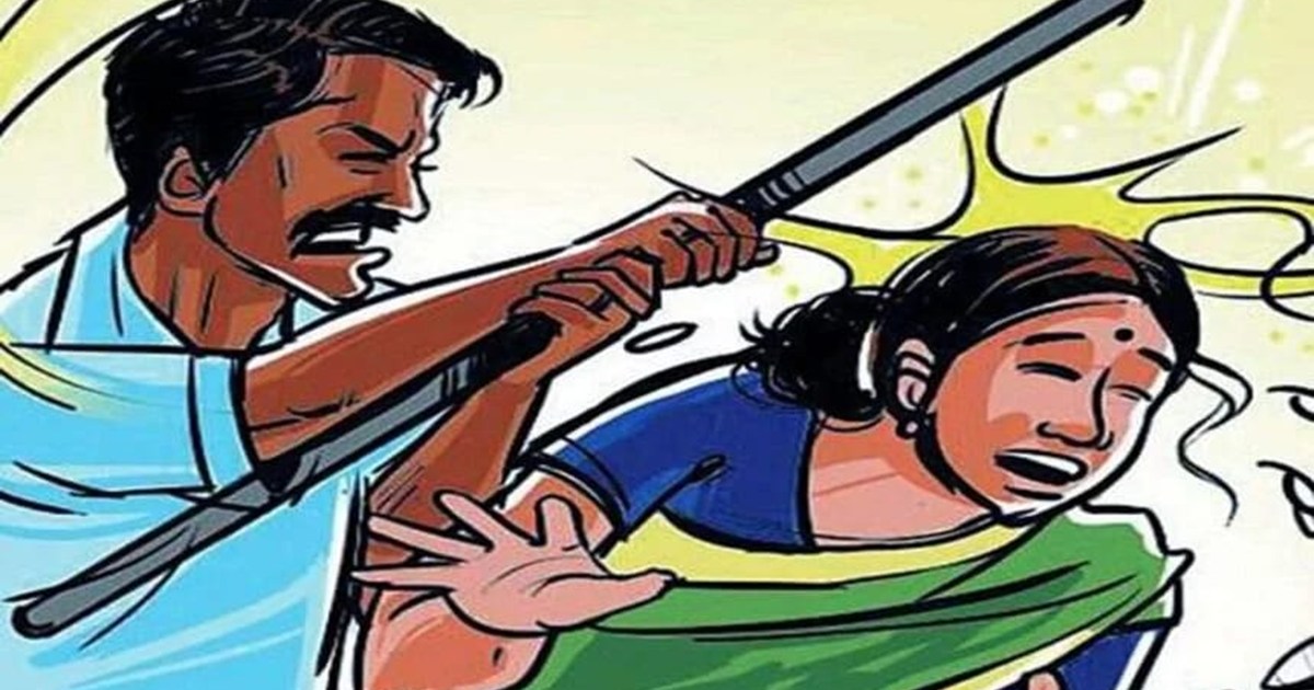 In Gaya, a son beat his mother over land division.