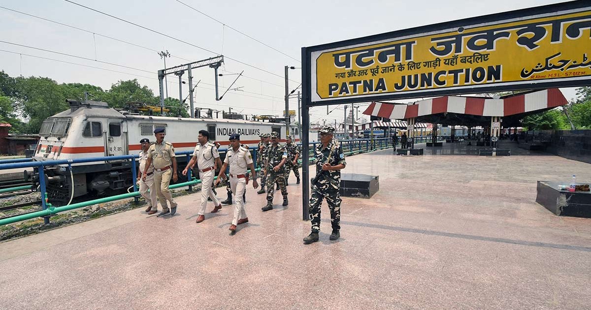 FIR against 6 policemen of Patna Railway Station, 3 suspende