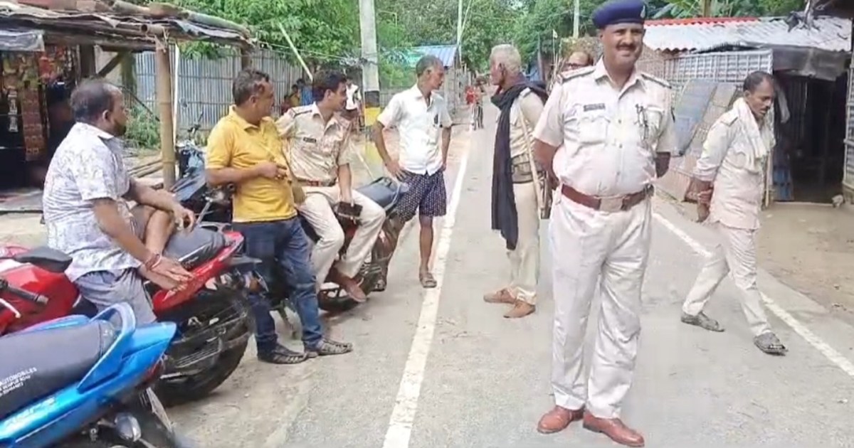 In Saharsa, the husband was shot dead in front of his wife