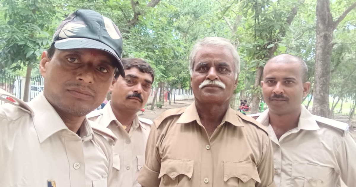 Choukidars son was doing duty wearing uniform, SP took actio