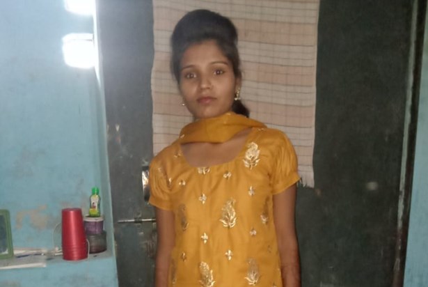 In Motihari, a lover, angry with his girlfriend's infidelity In Motihari, a lover, angry with his girlfriend's infidelity