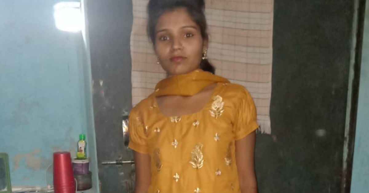 In Motihari, a lover, angry with his girlfriend's infidelity