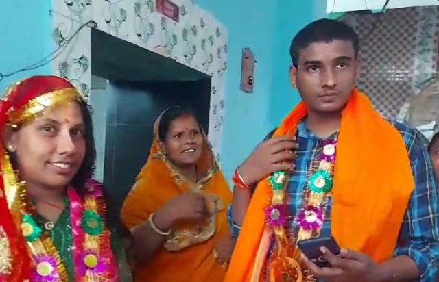 Villagers caught a Bihar police constable who had come to me Villagers caught a Bihar police constable who had come to me