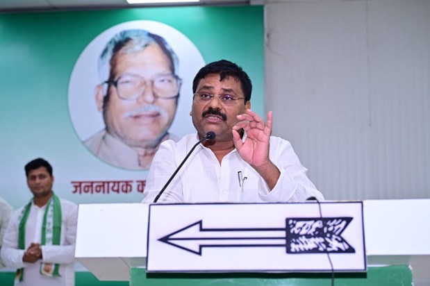 Umesh on lalu parivar
