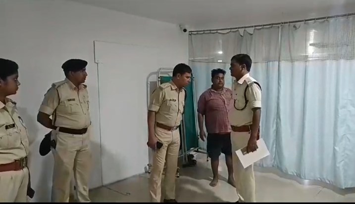 During robbery in a shop, criminals shot father, son and for During robbery in a shop, criminals shot father, son and for