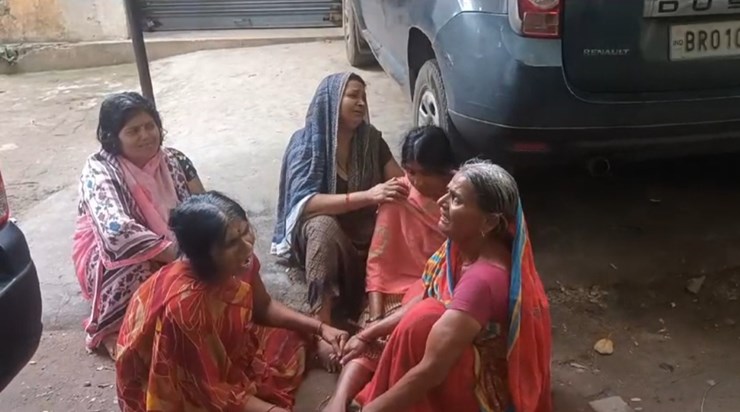 In Jehanabad, uncle shot and killed his nephew. In Jehanabad, uncle shot and killed his nephew.