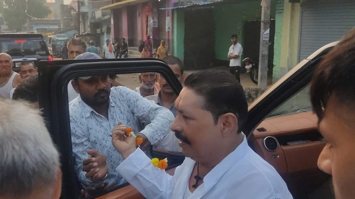 As soon as he came out of jail, Bahubali Anant Singh gave a 