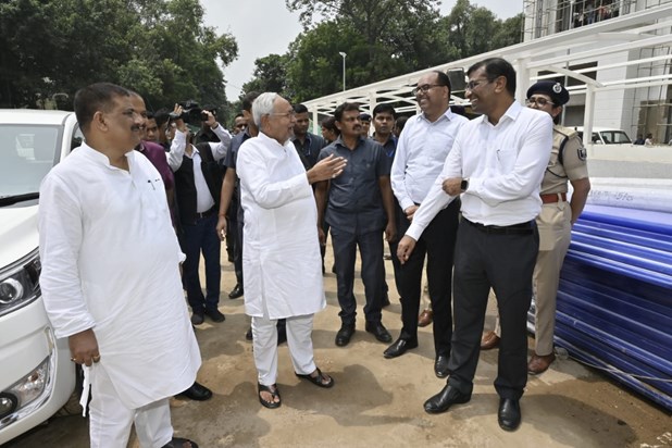 CM Nitish inspected the construction work of the new collect