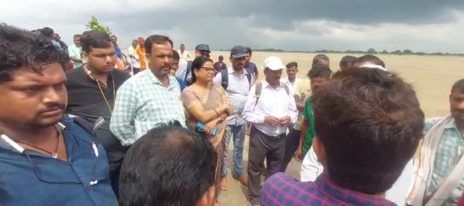 A government school teacher drowned in the Ganga while going