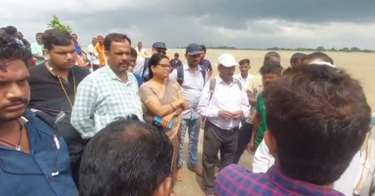 A government school teacher drowned in the Ganga while going