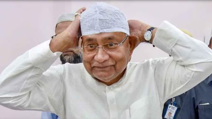 CM Nitish ne Muslim topi pehne se inkar kiya!, Congress sans