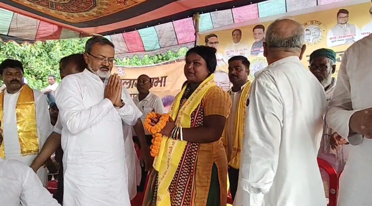 Katihar mein JanSuraaj ki Jansabha, BJP ki 70 mahila karyaka Katihar mein JanSuraaj ki Jansabha, BJP ki 70 mahila karyaka