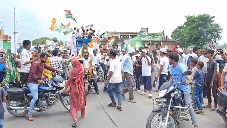 Motihari ke Dhaka pahunchi Rahul ki 'Voter Adhikar Yatra', m
