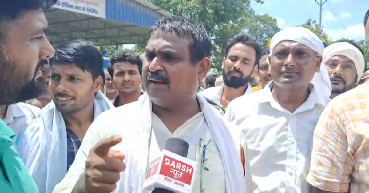 Sitamadhi me badhte apradhon ke khilaf purv vidhayak ka dhar