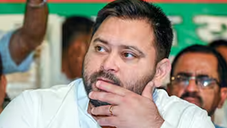 Vidhansabha chunav se pehle Tejaswi ko bada jhatka, PM ke kh