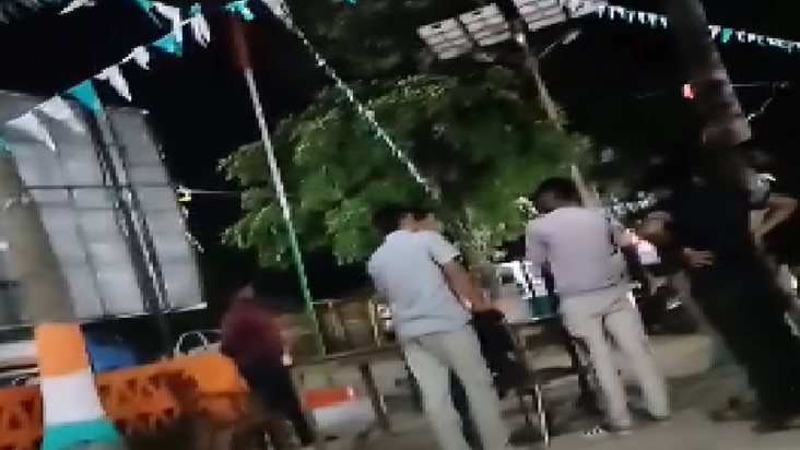 Darbhanga Viral Video: Thana Parisar ke andar hi rishvatkhor