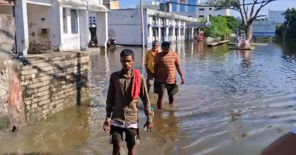 Baadh ke anumandaliya aspataal bana taalab, jaljamaav se mah