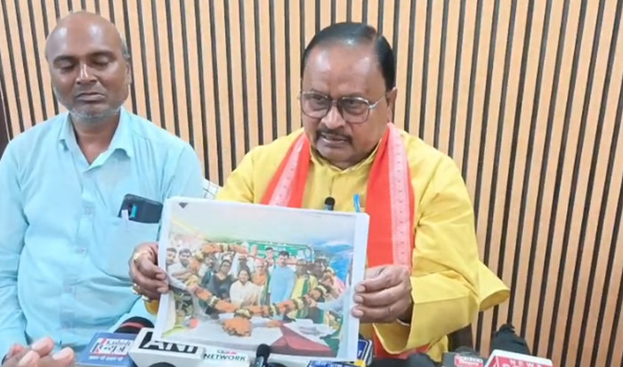 JDU ke do diggajon mein ghamasan: Gopal Mandal ne Ajay Manda