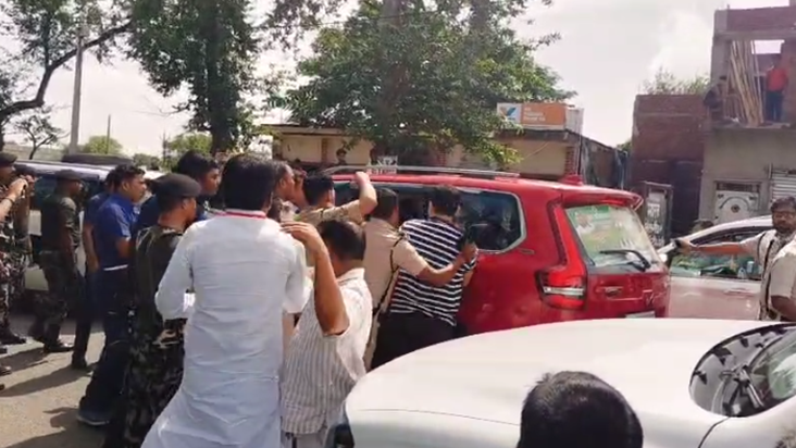 Vote Adhikar Yatra : RJD ke MLC-MLA ke bodyguard aapas mein 