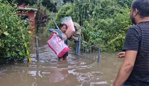 Danapur Mandal ke Railway Colony mein 'Jal Pralay' jaise haalat, rail karamchariyon ke ghar mein ghusa pani...