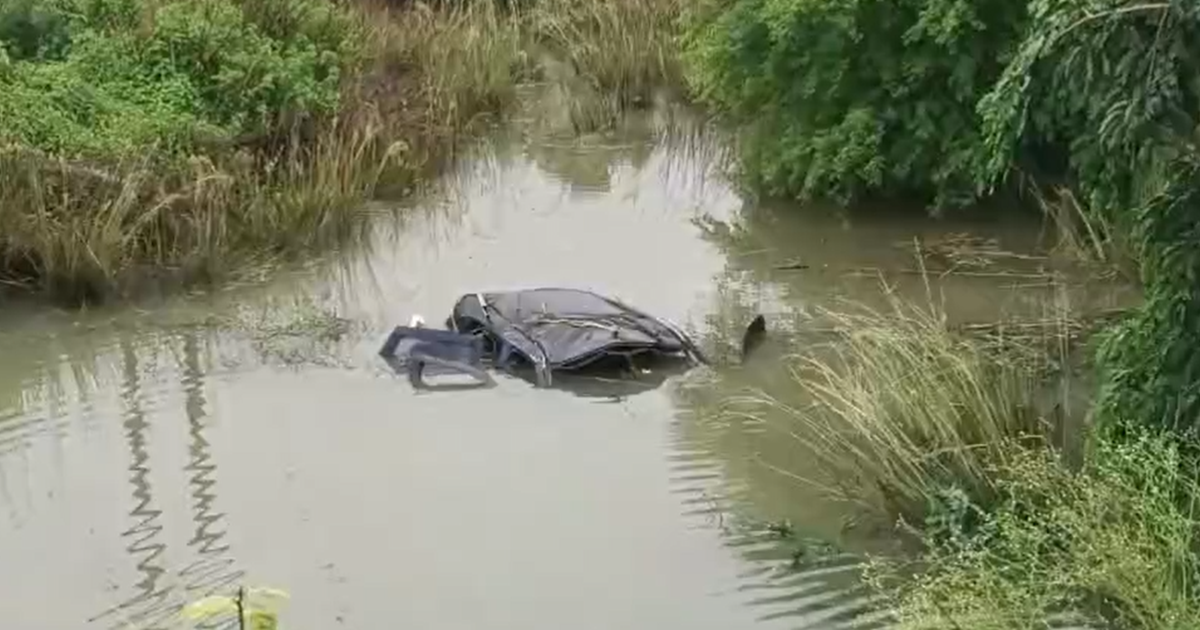 Nalanda News : Tez raftaar aniyamit car 20 feet paani bhare 