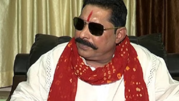 Mokama ke purv vidhayak Anant Singh pahunche baadh, ek jhala