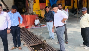"Pitripaksh mela ki taiyari ko lekar nagar aayukt gambhir, mele ke samay mein hone wali saaf safai ki..."