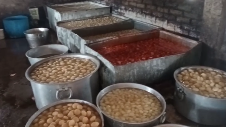 Khaadya Suraksha Adhikari ka Chhapa: 2 lakh ki Mithai Jabt, 