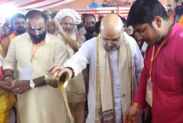 Sitamarhi Janki Mandir : Baarish ke beech Gruhmantri Shah ne Sitamarhi Janki Mandir : Baarish ke beech Gruhmantri Shah ne
