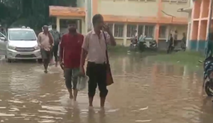 Bhagalpur mein Ganga nadi ka kahar jaari, Vishwavidyalaya (TMBU) mein ghusa paani... macha hadkamp...