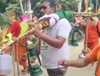 तेजस्वी यादव को मुख्यमंत्री बनाने की मन्नत: मिलिए लालू तेजस्वी के जबरा फैंन से...11-11 किलो ग्राम का जल...