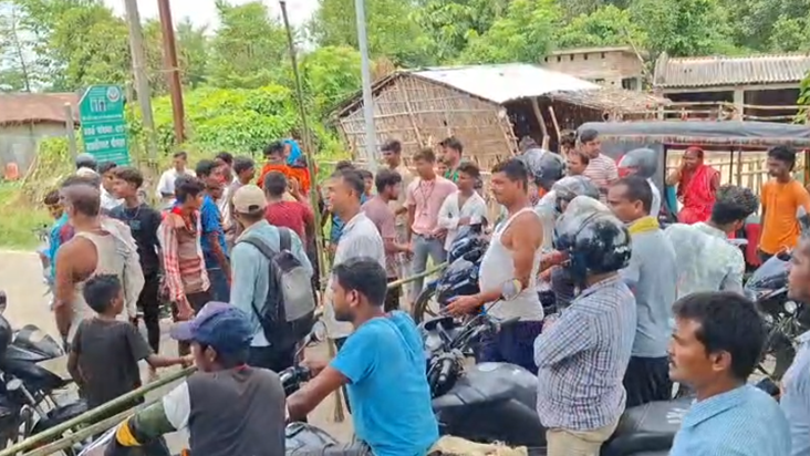 Supaul ke Dakhaighat mein bijli samasya ko lekar graminon ka