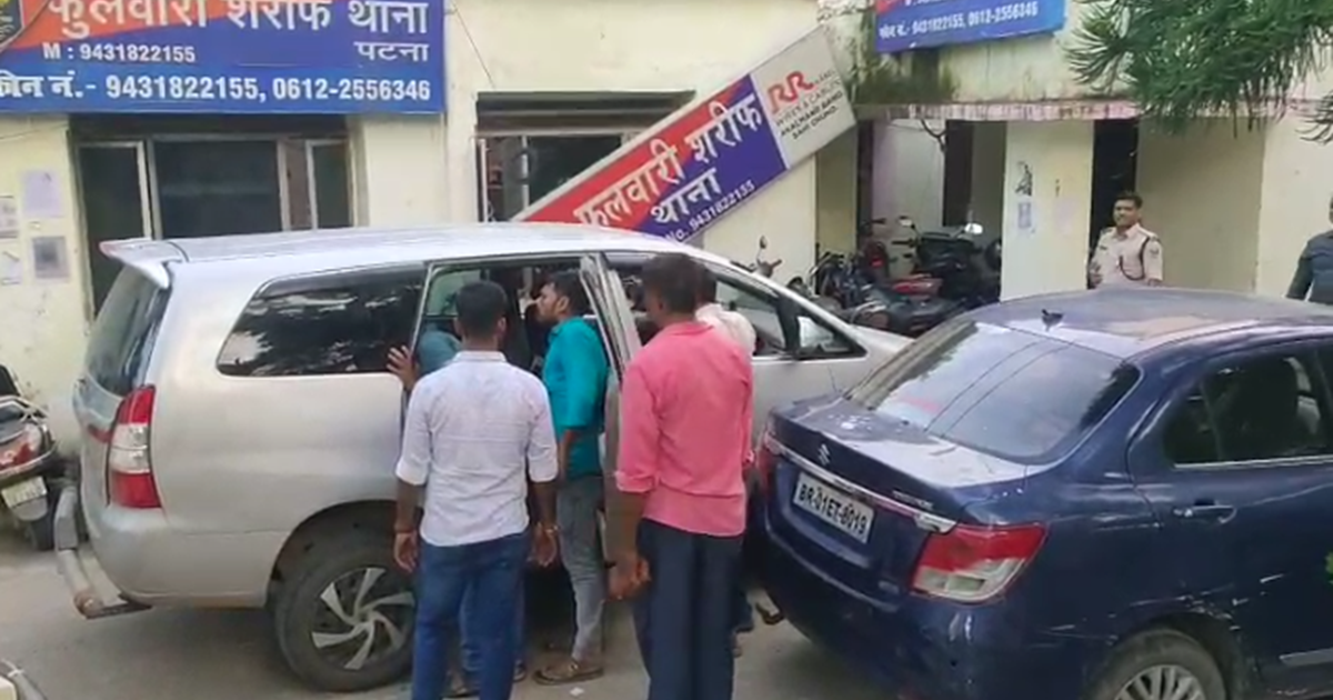 Patna mein do luxury car se 350 liter videshi sharab baramad