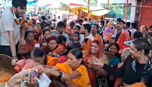 Baba Garib Nath Temple :Chauthi Somvar par umda bhakt ka jan sailab, baarish ke beech jalabhishek.