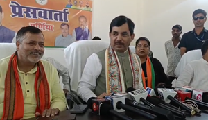 Shahnawaz Hussain ka tanz, kaha - Mal Maharaj ka aur Mirza khela Holi, aisa kabhi nahi ho sakta...