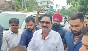 Baahubali Anant Singh ka aaj bhi jalwa barkaraar, chote sarkaar zindabad ke lagaye gaye naare...