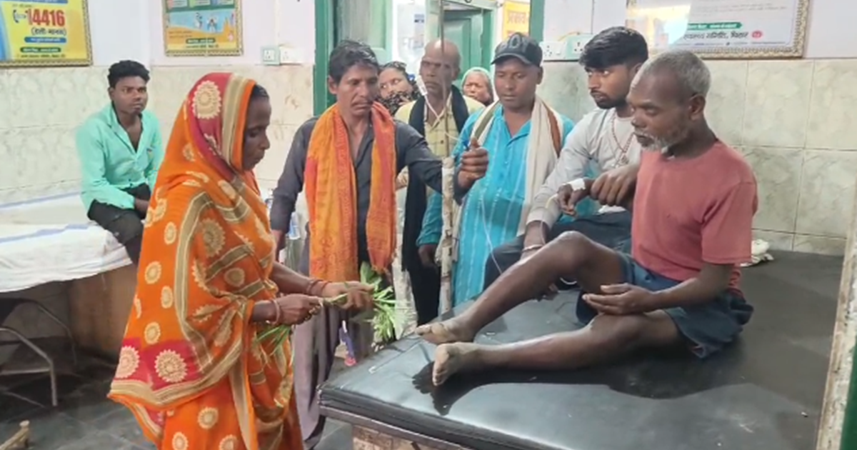 Aspatal mein mahila tantrik ne marij ka kiya jhad-phook, doc