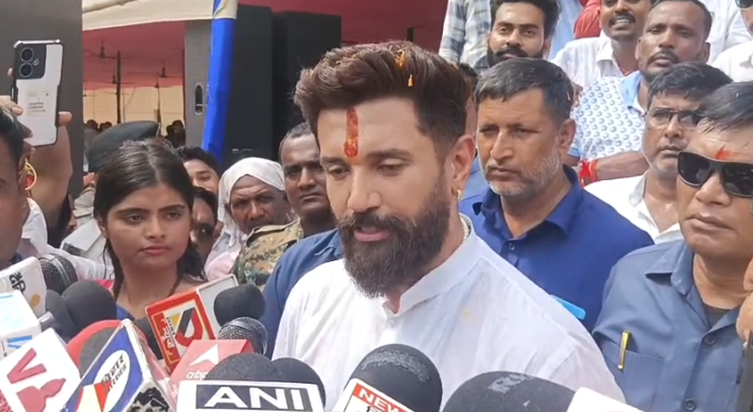 Chirag Paswan: Deputy CM ke do voter ID card par Chirag Pasw Chirag Paswan: Deputy CM ke do voter ID card par Chirag Pasw