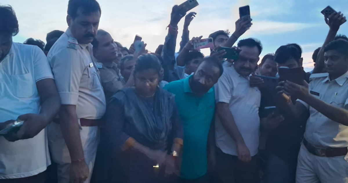 Reels banane ke chakkar mein Baagmati nadi mein doobe ek saa