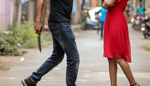 "Main pyaar karta hoon wo baat nahi karti"... Boyfriend ne girlfriend par kiya chaku se hamla...