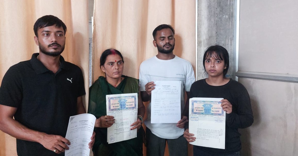 "Beti ki shaadi ke liye rakhe 55 lakh thage, ab mil rahi dha