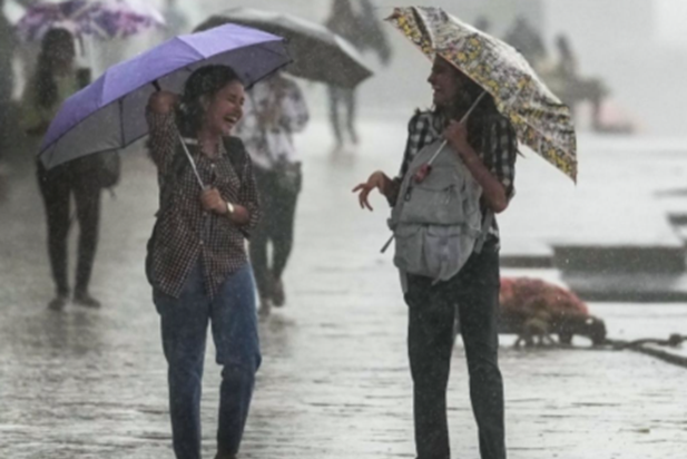 Bihar Weather: Bihar ke in jilon me bhari baarish aur vajrap Bihar Weather: Bihar ke in jilon me bhari baarish aur vajrap