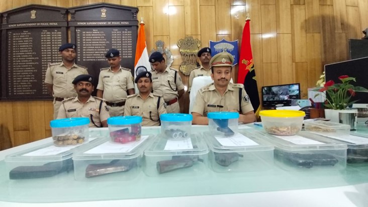 Antarrajya kukhyat aparadhi Roushan Sharma aur police ke bee