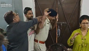 Bihar Crime: Patna mein 5vi ki chhatra ne khud ko ki aag ke hawale, logon ne ki todphod aur police par hamla.